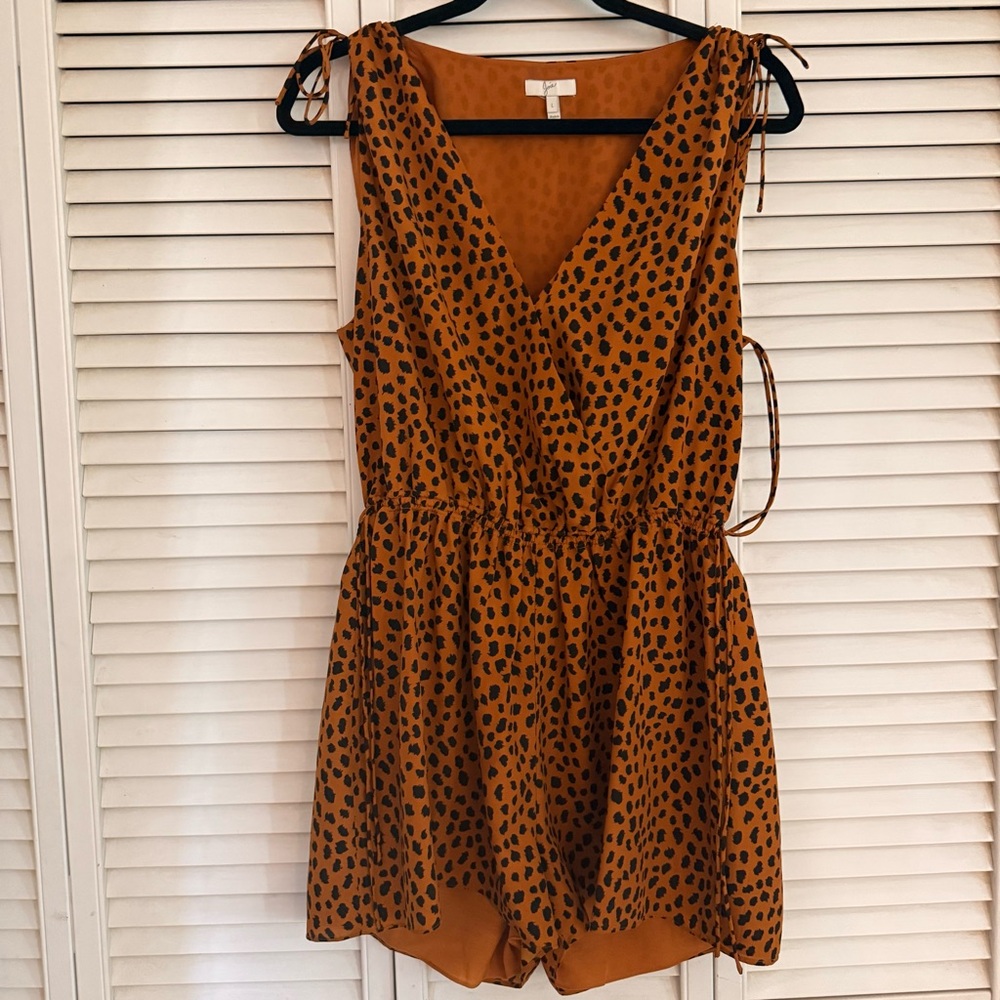 Leopard Print Romper | Tie Shoulders | V-Neck | Elastic Waist | Size L
